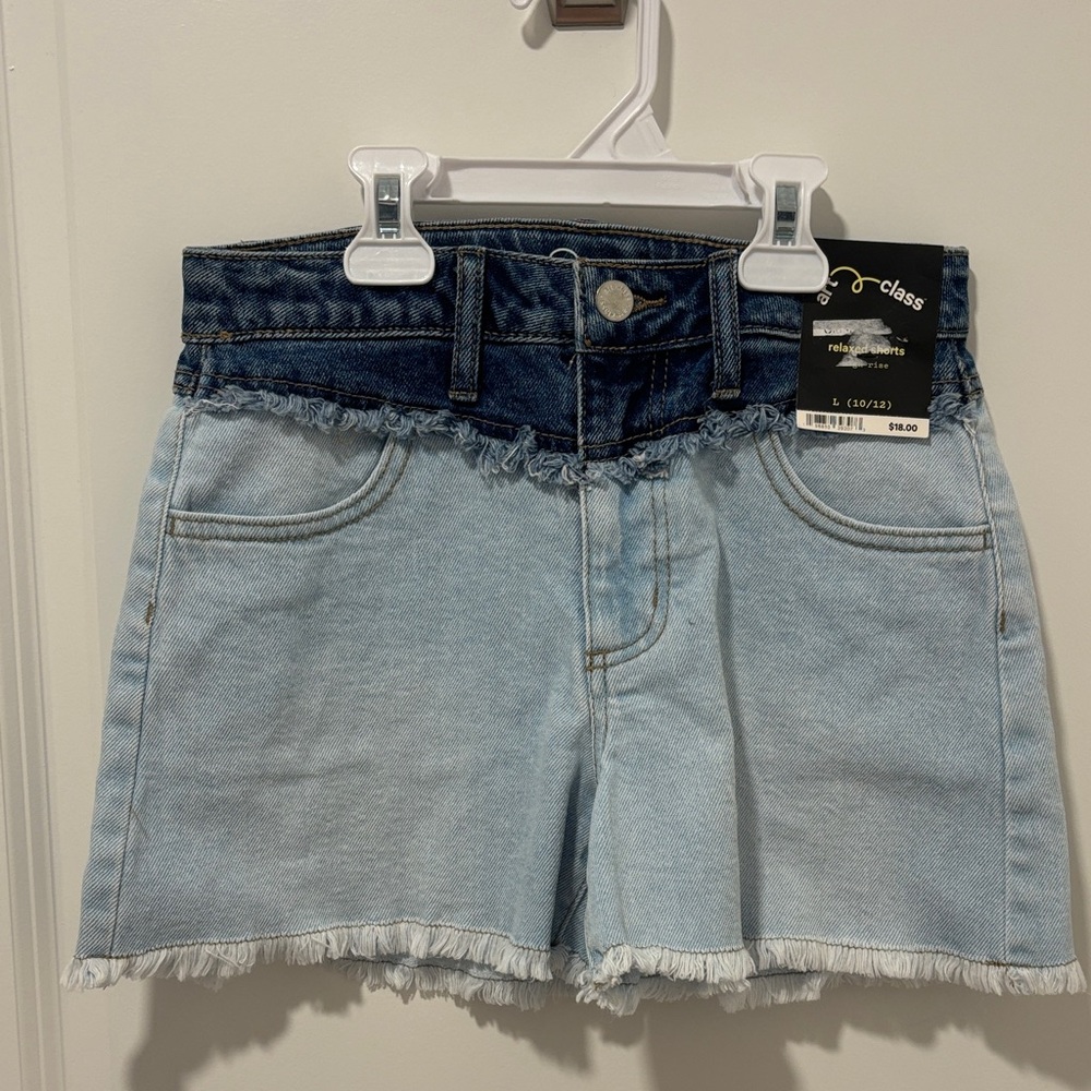 art class two-tone light blue denim shorts with dark blue waistband